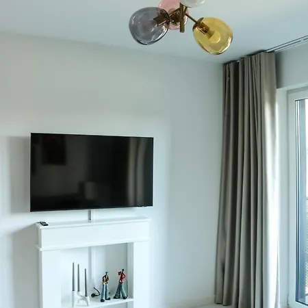 Retro Night - - Jezioro Malta Apartment